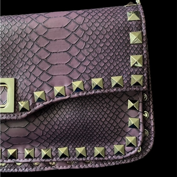 PURPLE FAUX SNAKESKIN CLUTCH/SHOULDER BAG - Picture 9 of 11